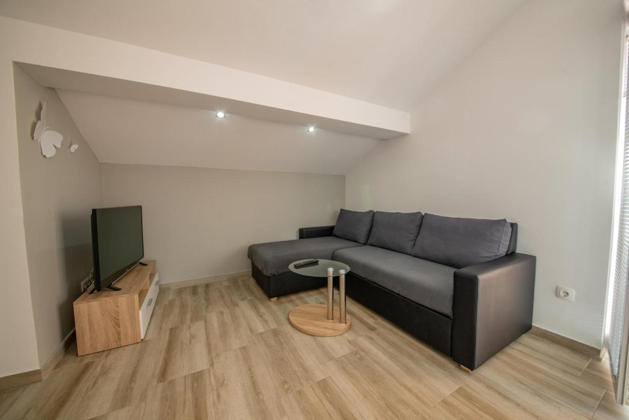 Apartman Eva Vrsi Exterior photo
