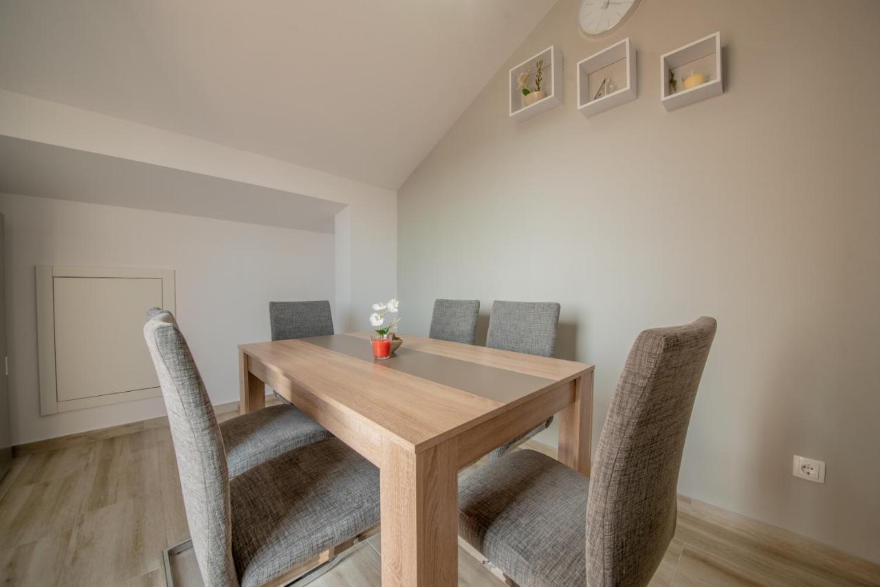 Apartman Eva Vrsi Exterior photo