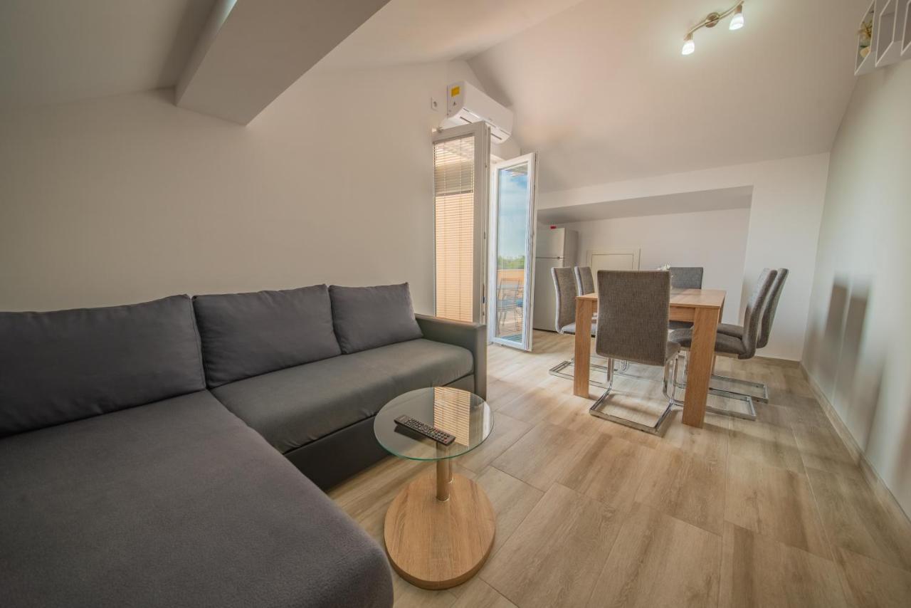 Apartman Eva Vrsi Exterior photo